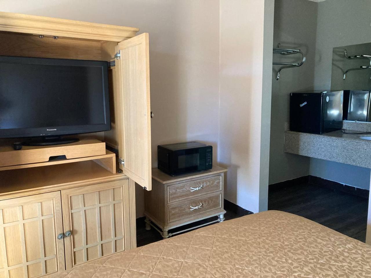 Tree Inn & Suites Албукерке Екстериор снимка